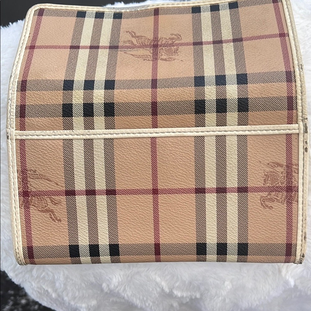 Burberry Haymarket or Porter Nova  Check  Wallet Pre-Loved - Picture 4 of 5